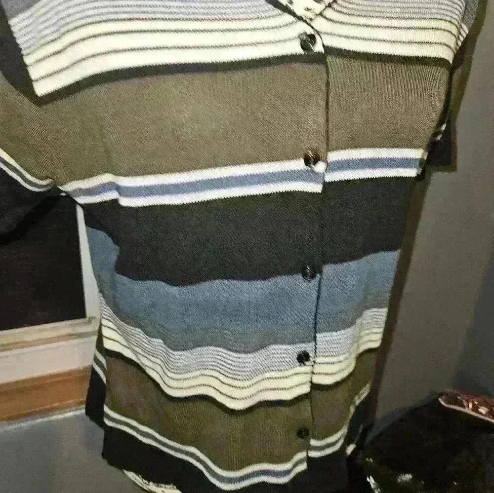 Kathy Ireland Womans Button Up Knit Top Size L - Picture 2 of 10